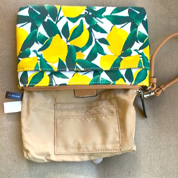 Giani Bernini Lemon Print Wristlet EUC. - Picture 16 of 16
